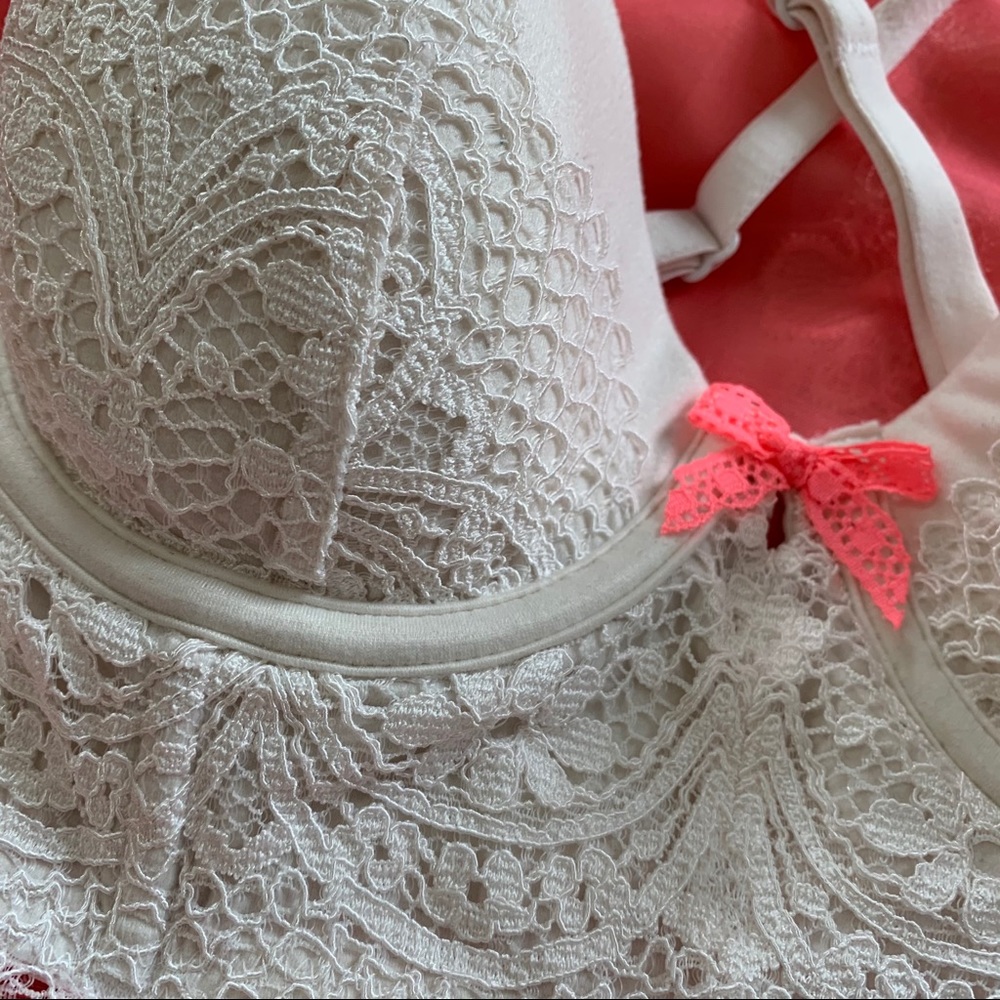 Victoria’s Secret Lined Demi-Buste - Picture 2 of 8